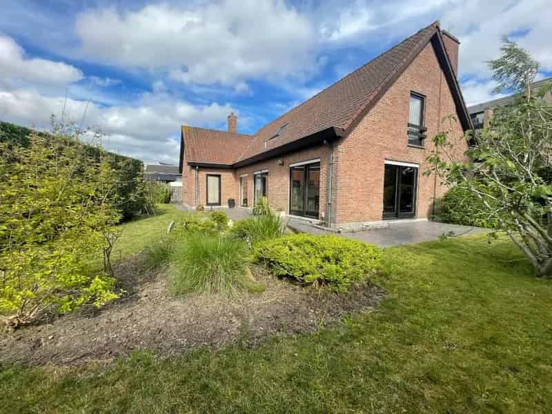 VILLA + GARAGE & TUIN