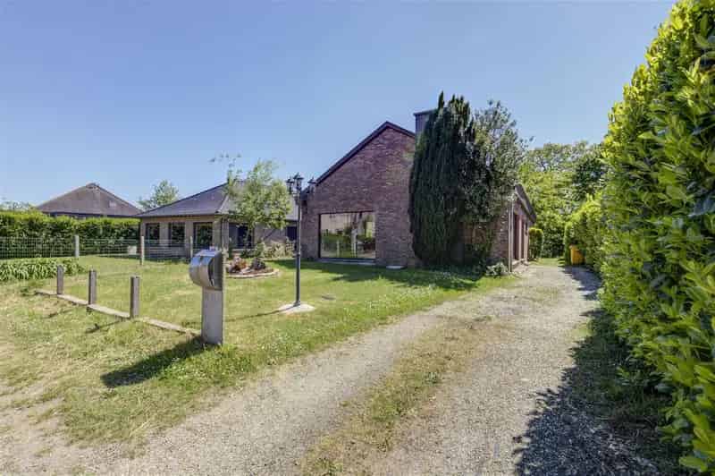 Huis te huur te renoveren 3 slaapkamers groene omgeving