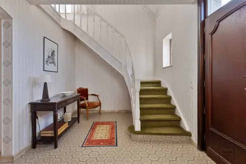 Instapklare villa met 4 slpk's en prachtige tuin op 1520 m² te Lier.