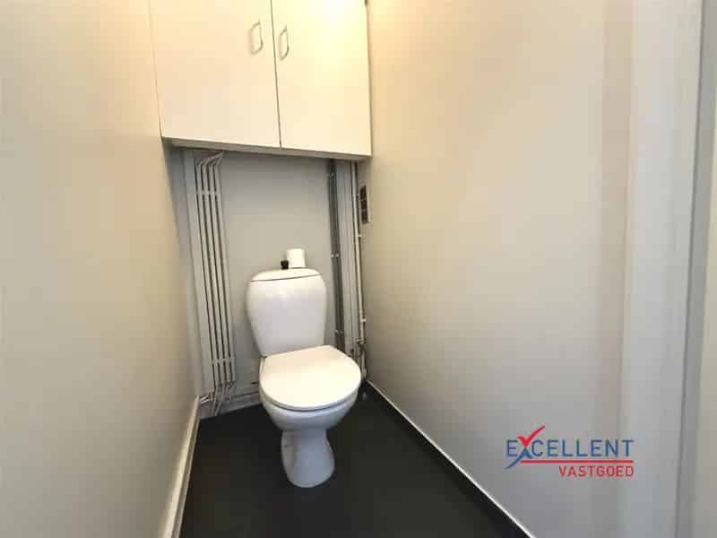 Multifunctioneel handelsgelijkvloers te Olsene te huur