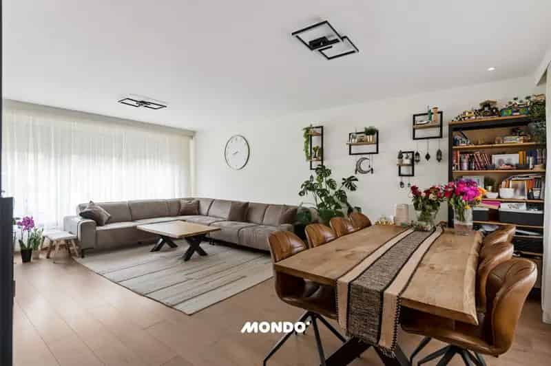 Ruime Beletagewoning met Tuin en Garage in Antwerpen