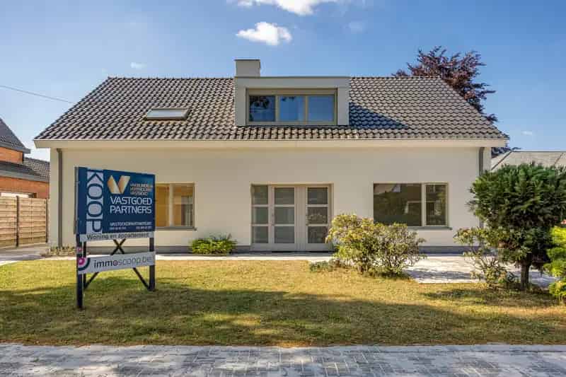 Te huur: Ruime Tweewoonst 4 slaapkamers Mol