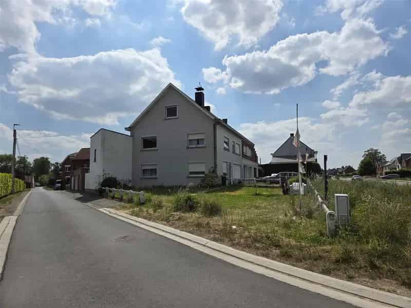 Ruime halfopen woning te Brakel