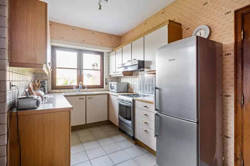 Goed onderhouden HOB met groengebied in achtertuin