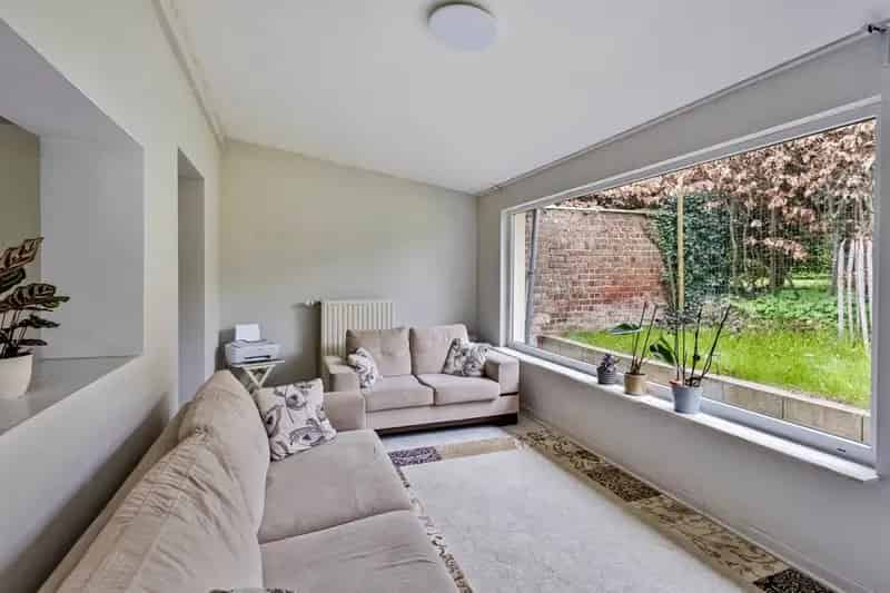 WONING MET TUIN IN HAASRODE