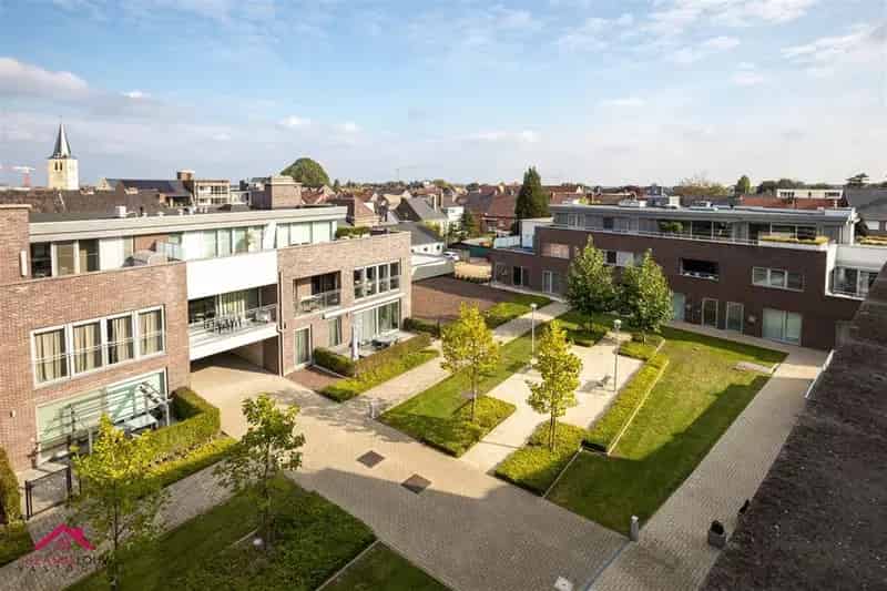 Autostaanplaats in het Centrum van Bree