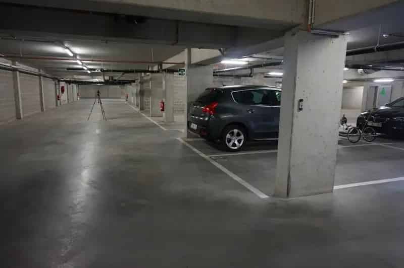 Ondergrondse autostaanplaats te Lokeren