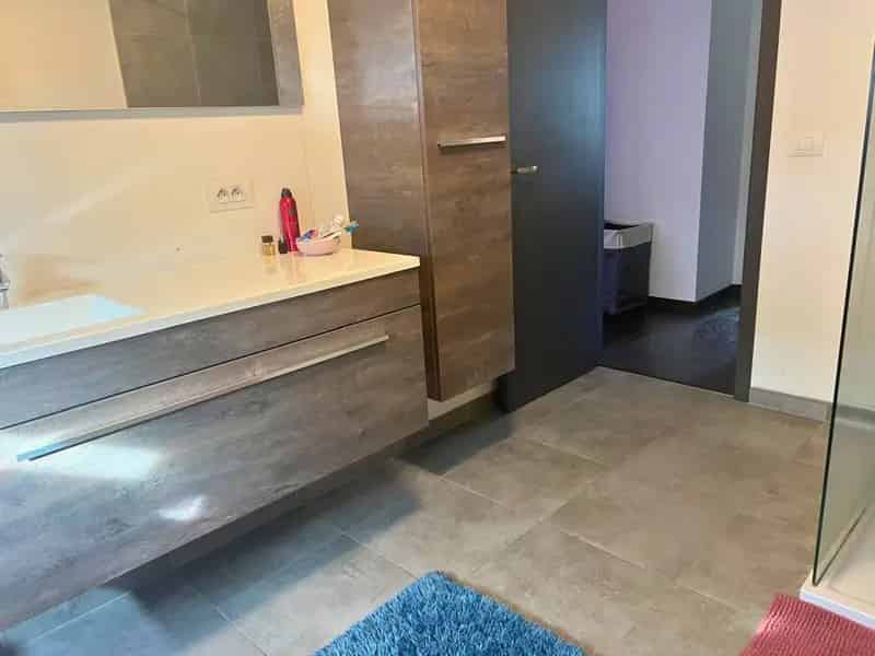 Halfopen nieuwbouwwoning gelegen nabij de Spuikom te Bredene!