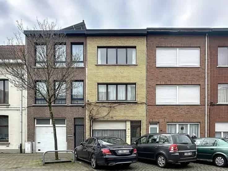 Huis Te Koop Te Renoveren Veel Potentieel Centrale Locatie