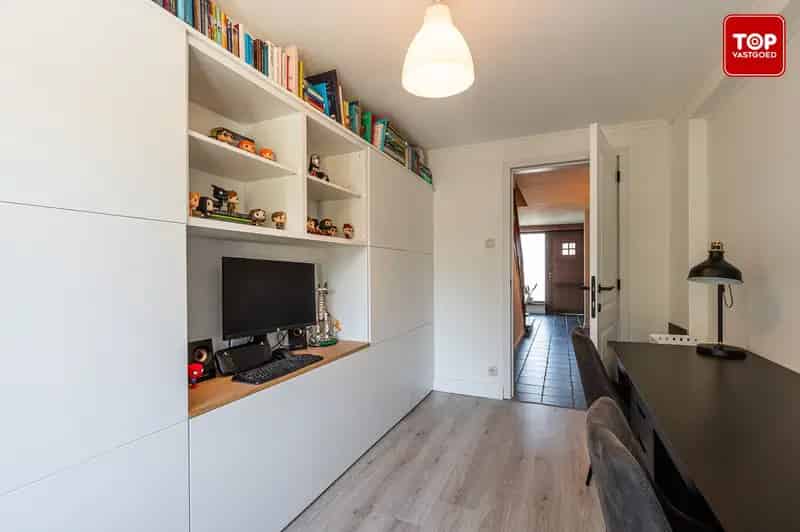 Karaktervolle woning met 4 slaapkamers en tuin.
