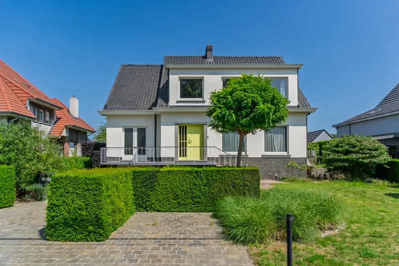 Te renoveren villa te Sint Lievens Houtem
