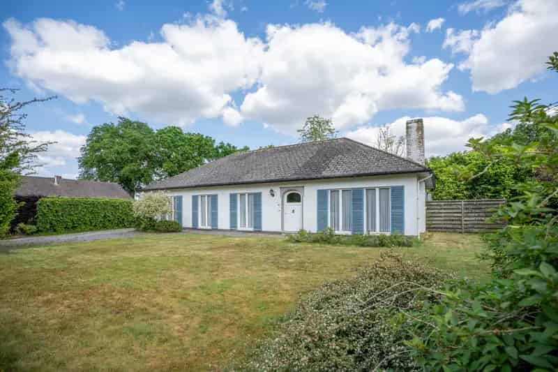 Te renoveren gelijkvloerswoning 4 slaapkamers 1437m²