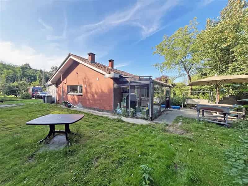 Huis te koop Brecht: Rustige woning met veel potentieel