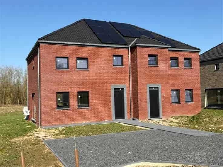 Huis Te Koop Halfopen Bebouwing Nabij De Gavers