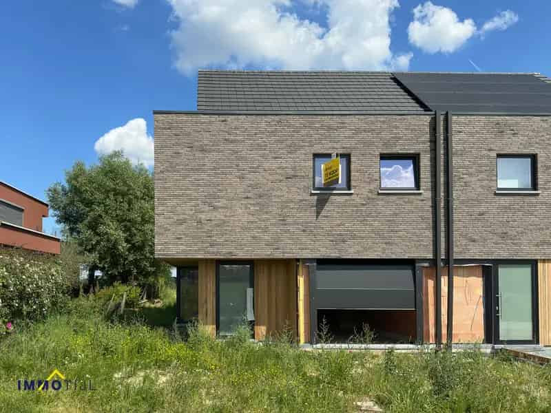 Prachtige nieuwbouwwoning met garage en mooie tuin!