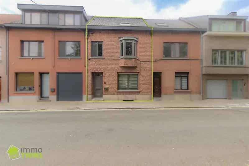 Instapklare woning met 4 slaapkamers & tuin te Hamme