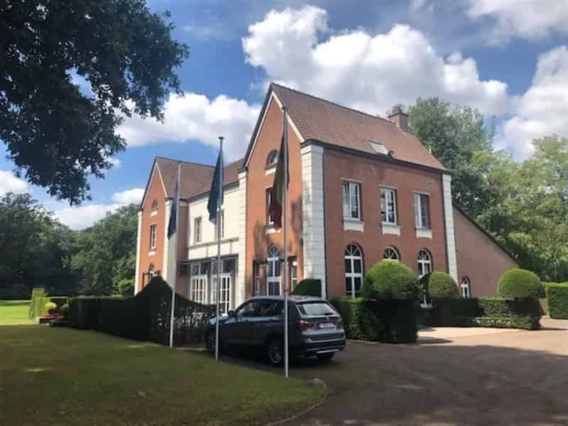 Kantoor in uniek kader te huur