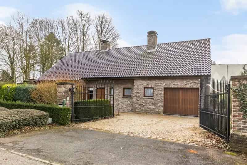 Ruime villa op de top van de Rodeberg