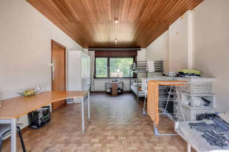 TOTAALRENOVATIE aan ingang Heverlee bos.