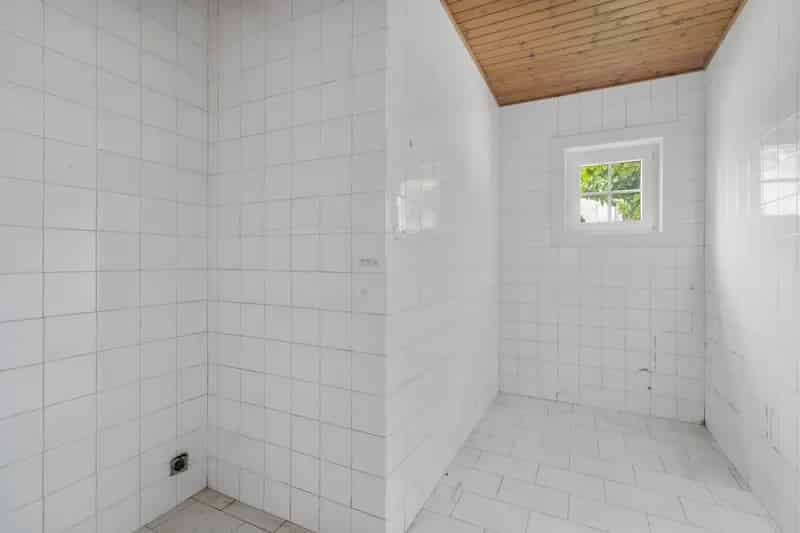 Ben jij op zoek naar een renovatieproject met veel mogelijkheden in een rustige straat te Papegem? Dan is deze woning in de Benedenstraat echt iets voor jou!

Indeling gelijkvloers:
- inkomhal
- woonkamer met zicht op de tuin
- keuken
- garage
- wasruimte