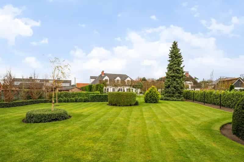 Buitengewone villa met 3 slpk. op 2.101m² nabij Postel