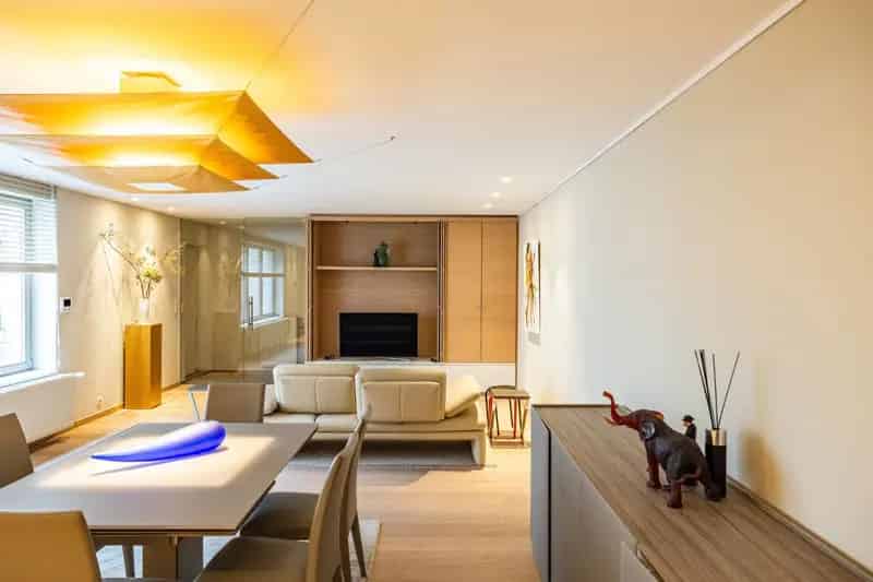 Stijlvol handelspand met luxe-appartement en tuin