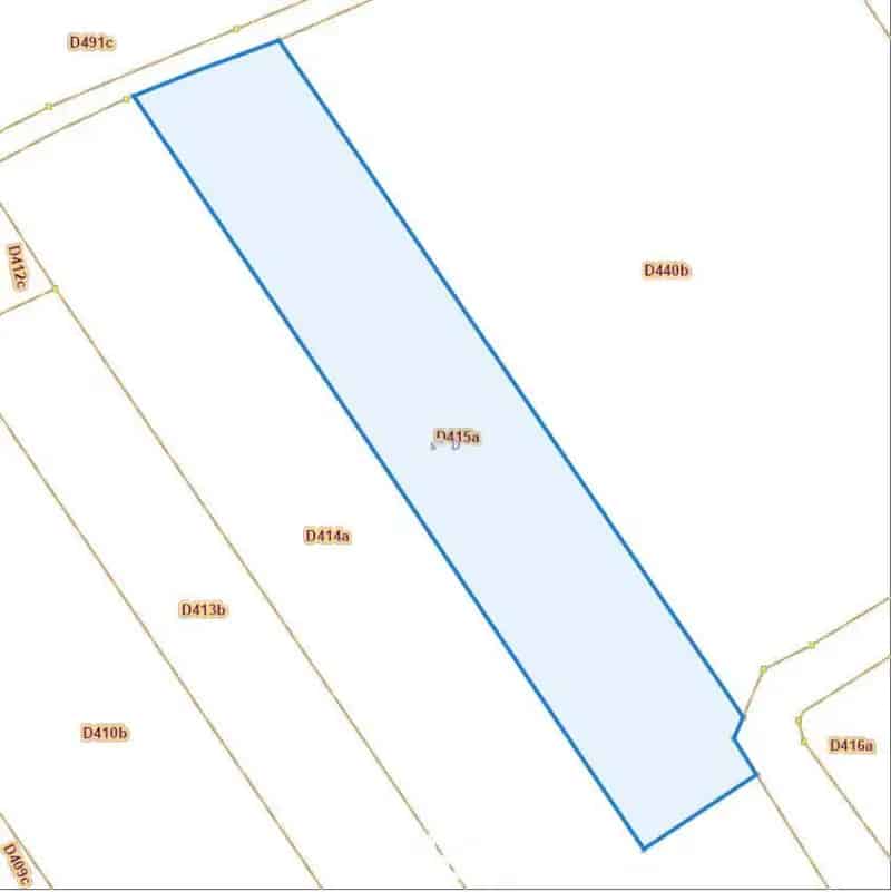 Een perceel landbouwgrond van 7.548m²