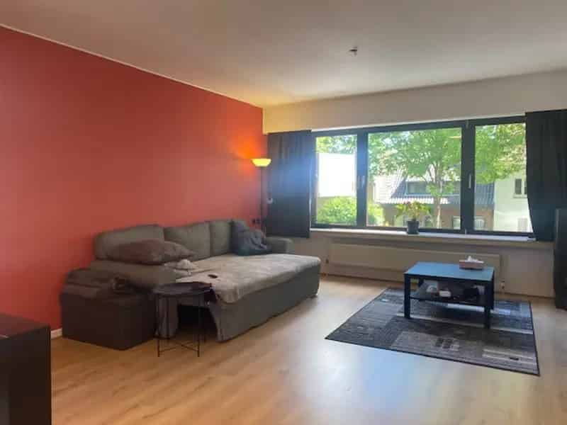 Appartement te huur Brasschaat: 2 slaapkamers, terras en garage