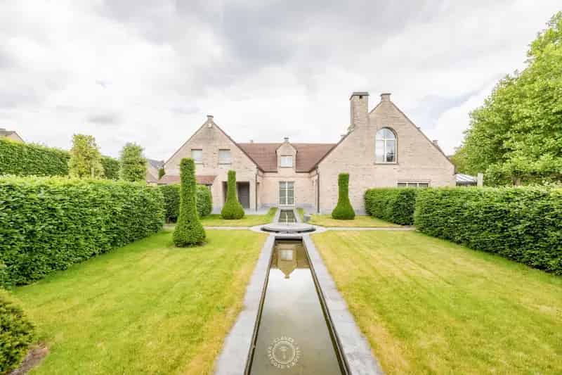 Exclusieve ruime villa op wandelafstand van het centrum van Sint-Pauwels