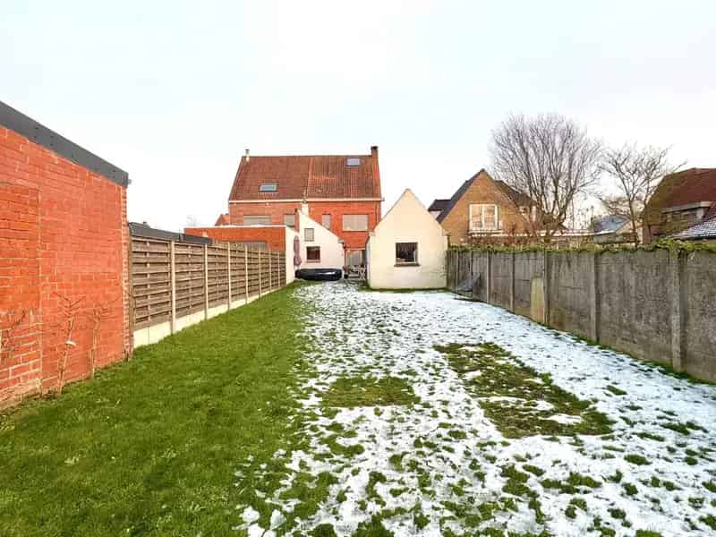 INSTAPKLARE WONING MET 4 SLPKS, TUIN EN GARAGE