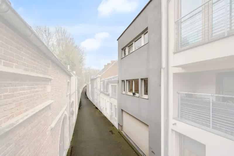 Opbrengsteigendom met 3 app nabij centrum Geraardsbergen.