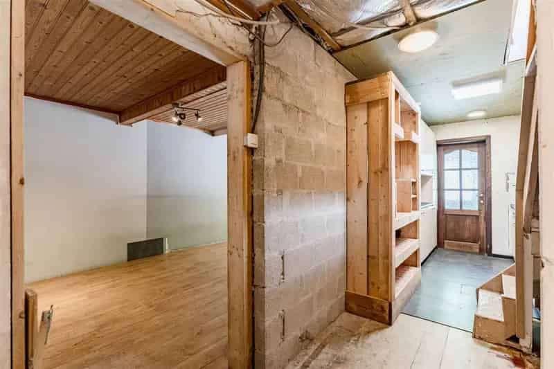 Te renoveren woning met veel potentieel op toplocatie!