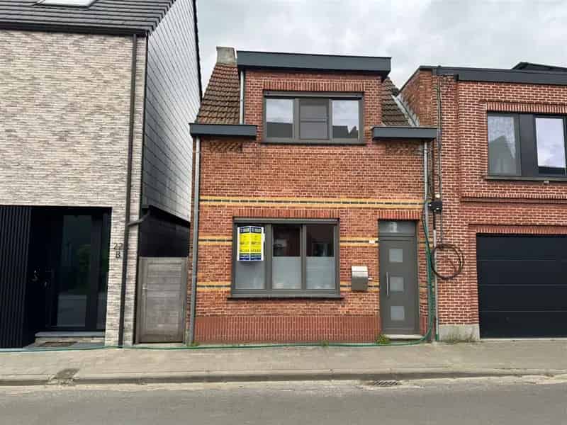 Huis te Huur te Duffel: Instapklare Gesloten Bebouwing met Tuin