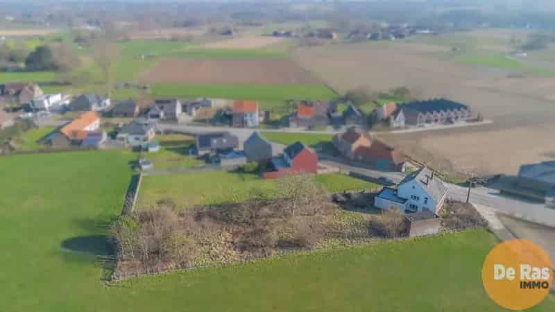 AAIGEM - Te renoveren woning met groot perceel