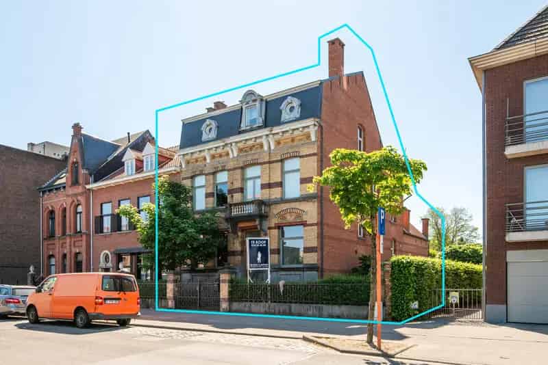 Herenhuis te huur Turnhout 7-8 slaapkamers  Authentiek  Stadstuin