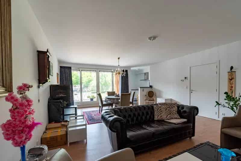 Modern appartement met terras en autostaanplaats 8521343