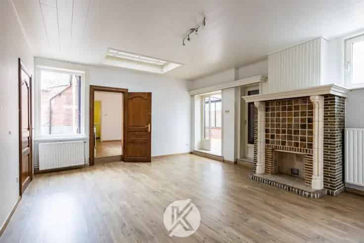 Huis Te Koop Herzele: Renovatieproject met Potentieel