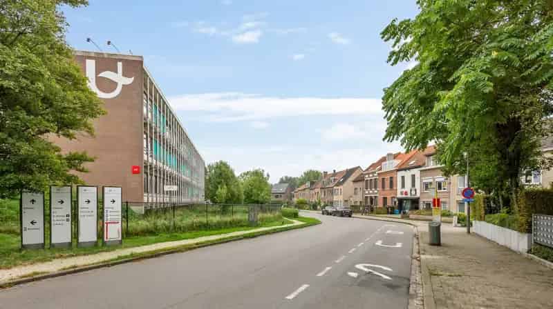 Vergunde opbrengsteigendom met 7 studentenkamers te koop in Wilrijk!