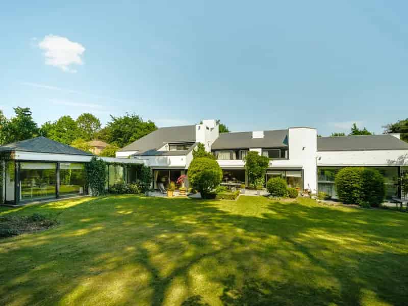 Huis te huur Ukkel 914m² zwembad fitness