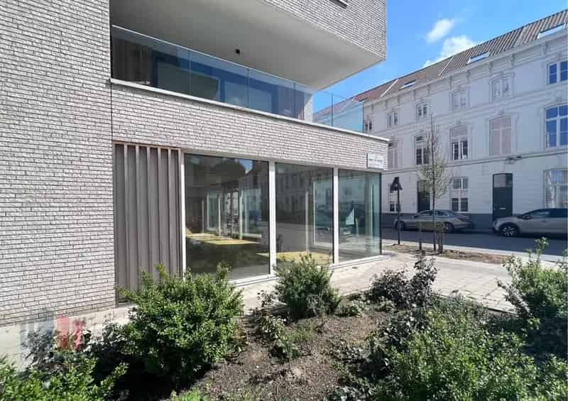 Nieuwbouw handelspand te koop in Doornzelestraat Gent