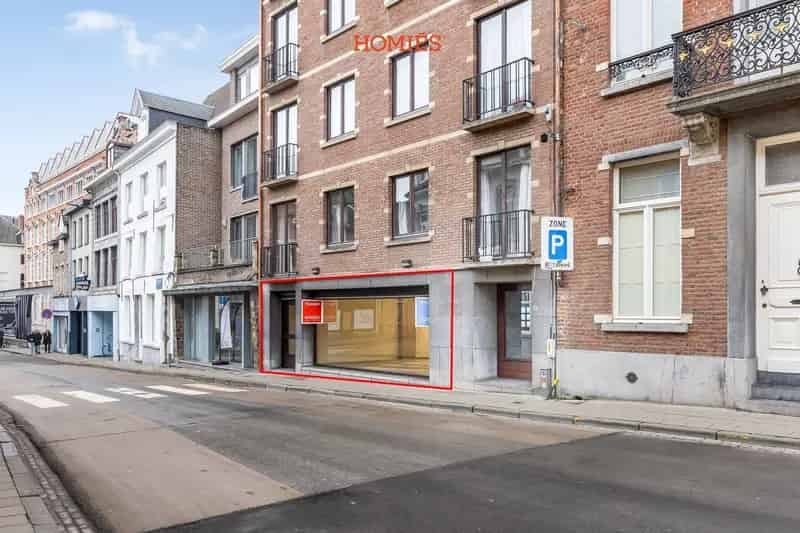Handelspand gelegen op een strategische locatie