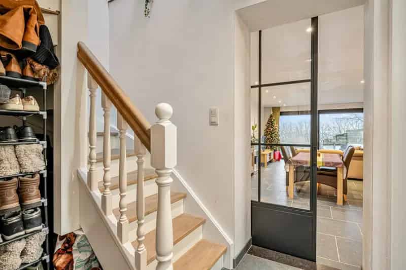 Vernieuwbouwde woning aan de stadsrand van Geraardsbergen