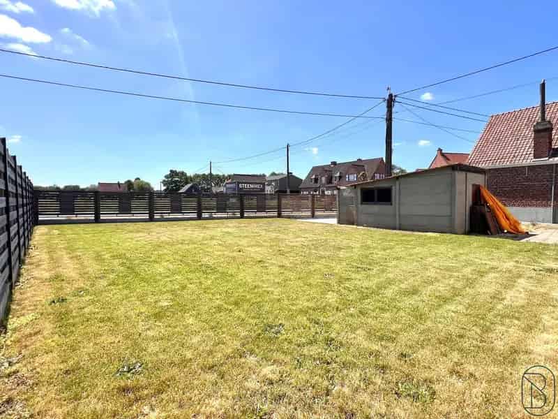 Te renoveren HOB met garage en tuin nabij Waregem