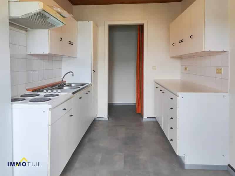 Appartement in kleinschalig gebouw te Aalst.