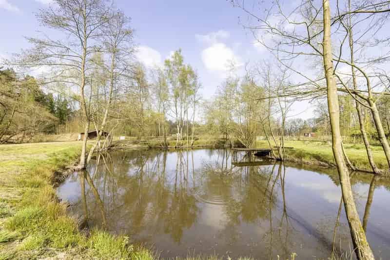 Vijver op een perceel van 2.894m²