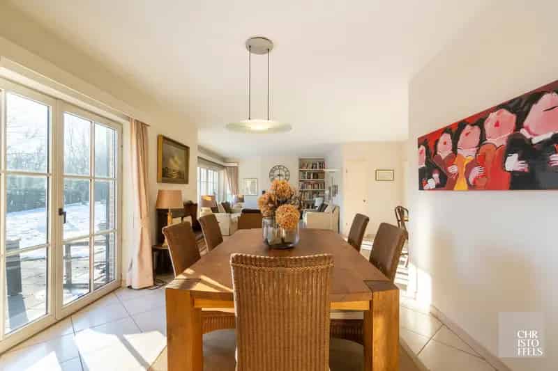 Ruime gezinswoning (356 m²) gelegen in een groene omgeving!