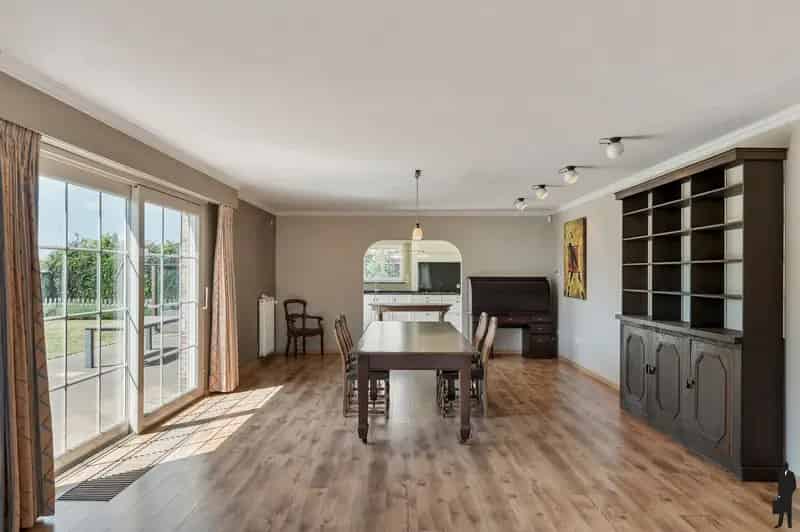 Ruime landelijke woning met tijdloze architectuur