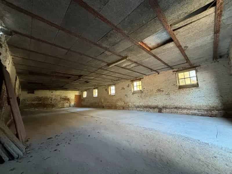 OPSLAGRUIMTE VAN 122 M² IN IEPER