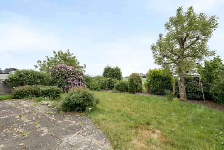 Huis Te Koop Haasdonk: 3 slaapkamers, 859m² tuin, renovatieproject