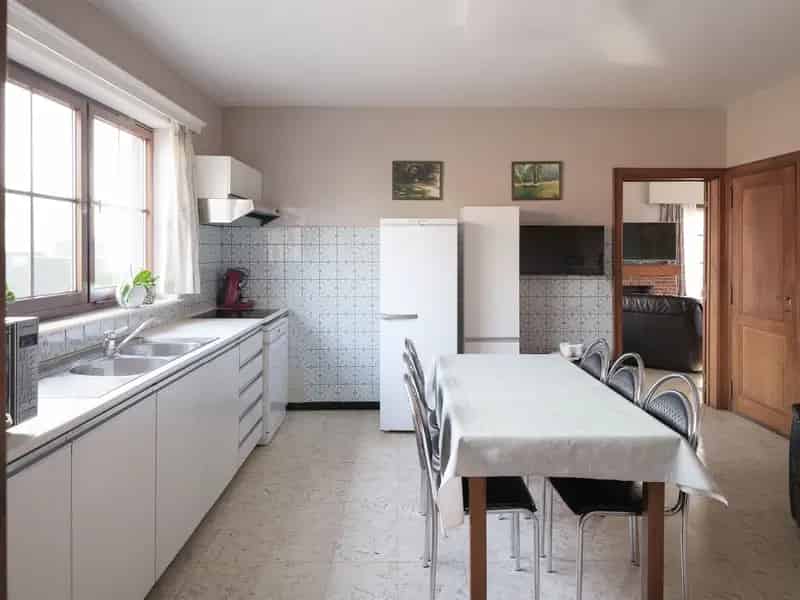 Villa te huur met bijgebouwen nabij Hansbeke